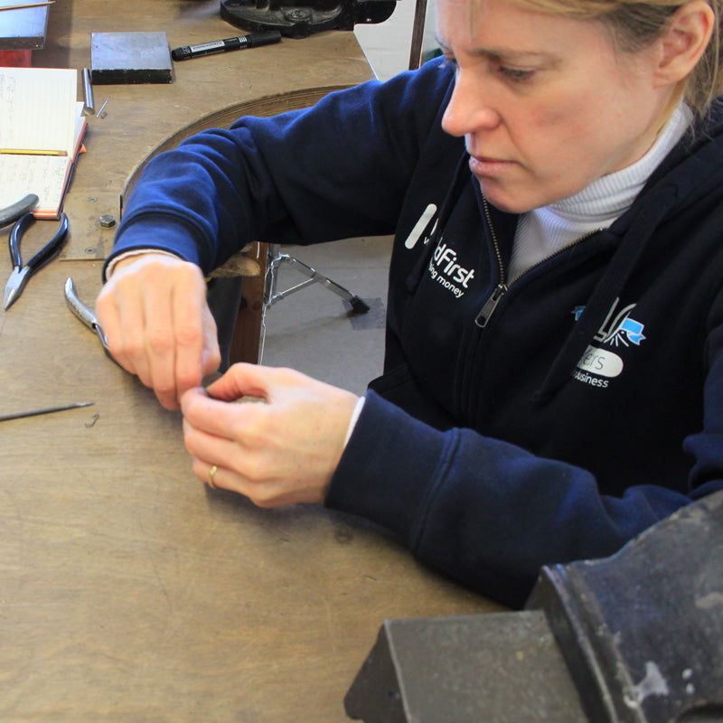 Tamara Russo Gill<br>Silversmithing Tuition Workshop / Hotbenching
